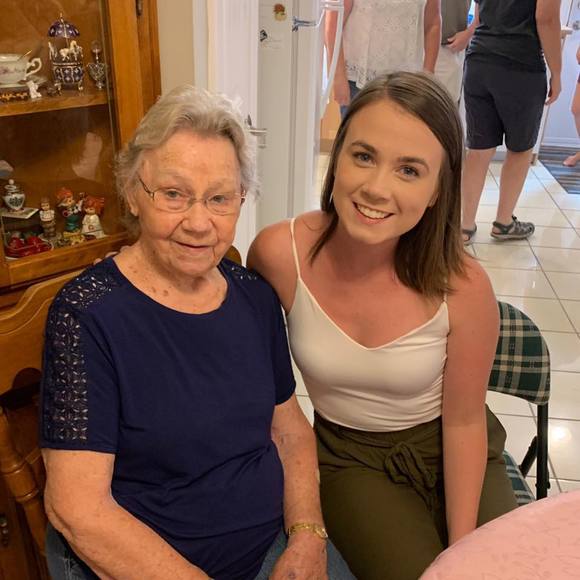 Meet your Posher, Catelyn - Picture 1 of 1